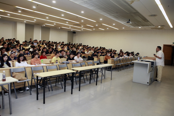 20190903fangxiaofeng2.jpg